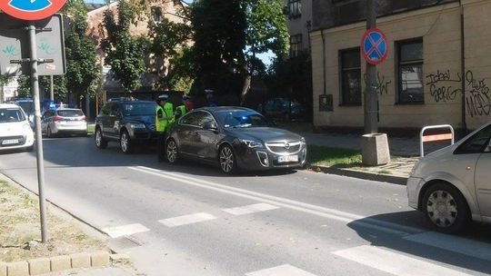 Ul. Żeromskiego. Mężczyzna potrącony na pasach