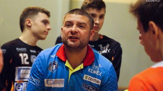 Uniwersytet kończy na szczycie