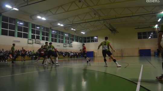 Uniwersytet na fali. Tym razem nie dał szans innemu spadkowiczowi