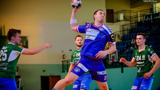 Uniwersytet powalczył z liderem