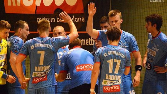Uniwersytet wygrywa piąty mecz z rzędu!