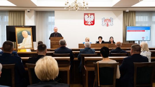 Uroczysta sesja na pamiątkę wizyty papieża w Radomiu