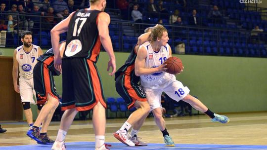 UTH Rosa rozbiła Spójnię we własnej hali