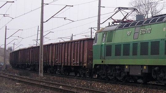 Utrudnienia na trasie Kielce - Radom. Wykoleiły się dwa wagony