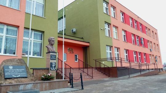 VII LO im. K.K. Baczyńskiego VII LO im. K.K. Baczyńskiego