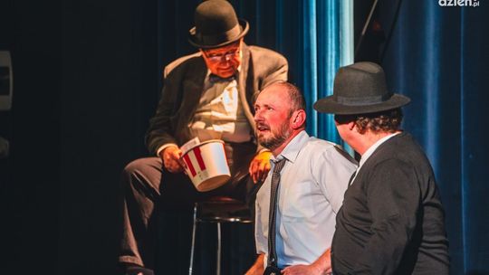 W dzień do pracy, wieczorem scena. 10 lat Teatru Resursa