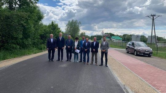 W gminie Gniewoszów przebudowano kolejną drogę