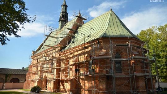 W gotyckim kościele chętniej biorą śluby!