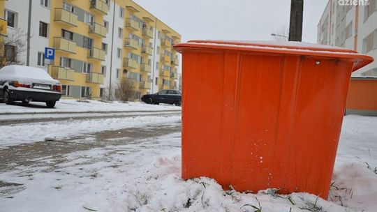 W Radomiu lodowisko na chodnikach