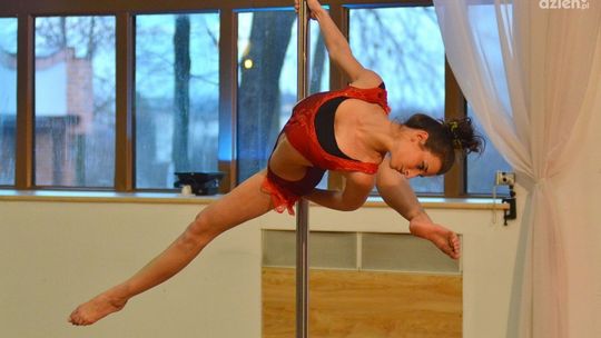 W Skaryszewie odbyły się zawody Pole Dance. ZOBACZ FILM!