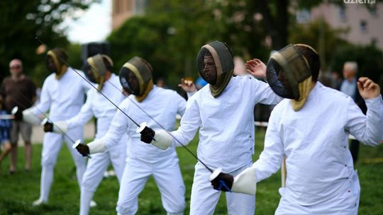 W środę warsztaty z szermierką