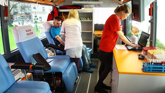 Wakacje tuż tuż. Czy zabraknie krwi?