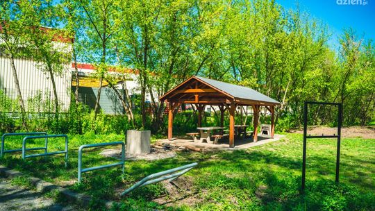 Wandale zniszczyli teren przy miejskim grillu 