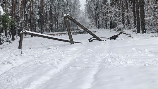 Wciąż ponad 5,5 tys. odbiorców bez prądu