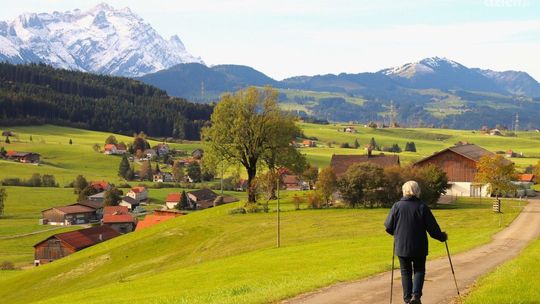 Wczasy dla seniorów w górach – relaks, zdrowie i aktywność Wczasy dla seniorów w górach – relaks, zdrowie i aktywność