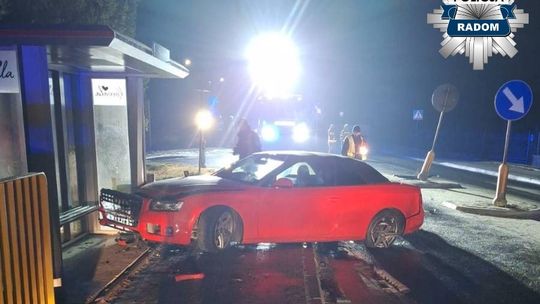 Weekend na drogach powiatu radomskiego: jeden wypadek i 30 kolizji