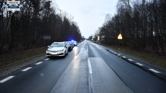 Weekendowe kolizje w powiecie zwoleńskim. Złe parkowanie, pijany rajd i złamanie przepisów