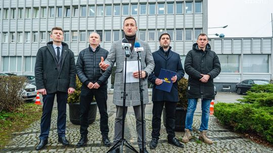 Weryfikacja szczepień przez pracodawców. "To niedopuszczalne" - głoszą członkowie prawicowych partii 