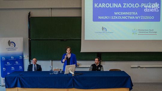 Wiceminister Karolina Zioło-Pużuk spotkała się ze studentami Uniwersytetu Radomskiego