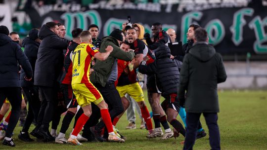 Wielka awantura na boisku po meczu Radomiak - Korona! Wielka awantura na boisku po meczu Radomiak - Korona!