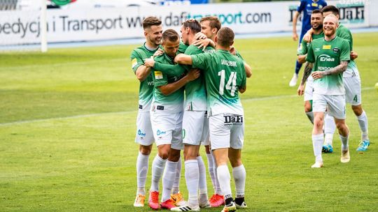 Wielka szansa przed Radomiakiem. "Zieloni" baraże zaczną od meczu z Miedzią