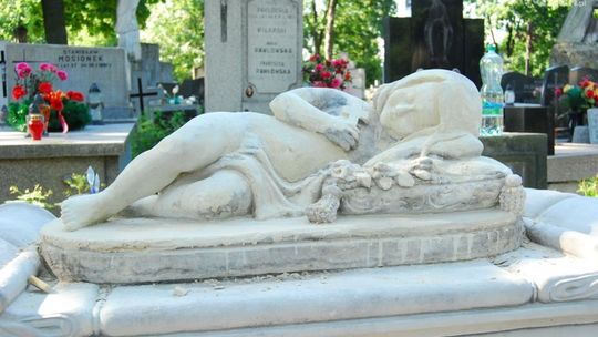 Wielkanocna kwesta na cmentarzu