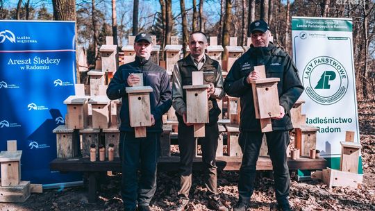 Więźniowie zbudowali budki lęgowe
