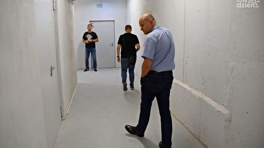 Wizyta posła Kosztowniaka na RCS-ie. MOSiR: "Poseł szukał wody w piwnicach hali"