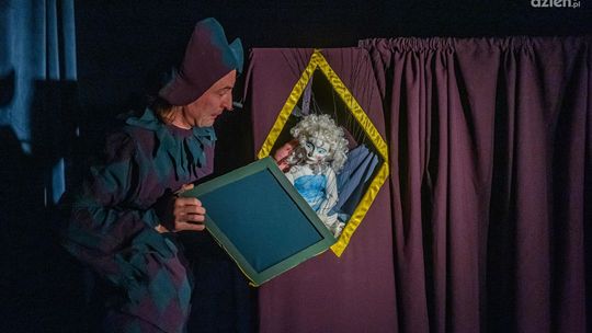 Wkręć się w teatr on-line: O Pryszczycerzu i Królewnie Pięknotce