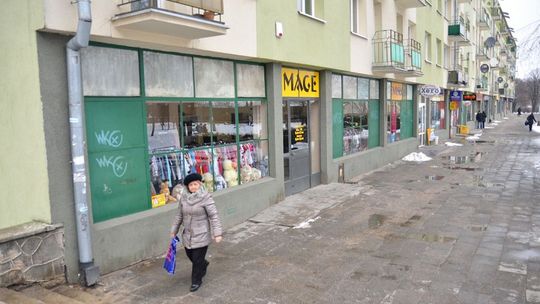 Właściciele sklepów z Maratońskiej walczą z kryzysem