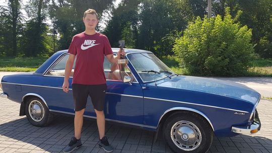 Właściciele zabytkowego AUDI w studiu lokalnym Radia Rekord
