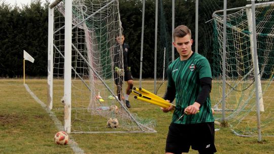 Włochy 2019. Młody pomocnik na obozie Radomiaka