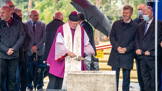 Wmurowali kamień węgielny