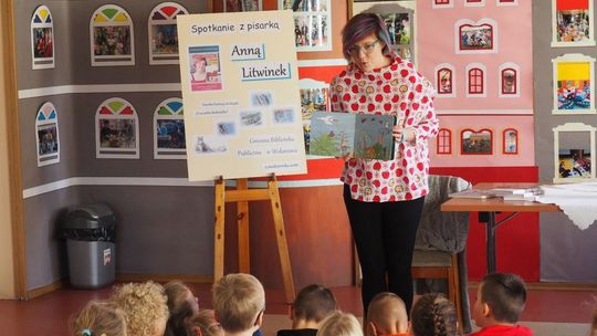 Wolanów. Spotkanie z pisarką Anną Litwinek