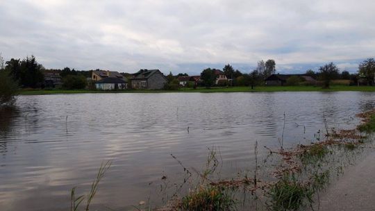Wólka Lesiowska. Dwa dni opadów i zalane ulice