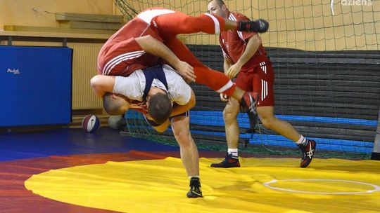 Worek medali radomskich zapaśników