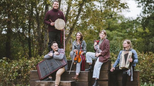 Wsi spokojna, wsi wesoła... Fosa Pełna Kultury nie zwalnia tempa!