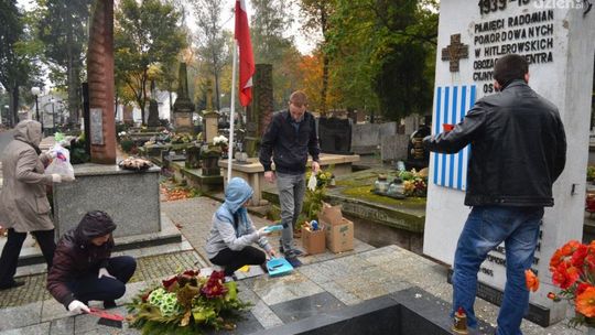 Wszystkich Świętych. Złodzieje są czujni