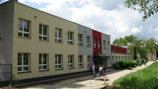 WYBIERZ SZKOŁĘ: "Konopnicka"