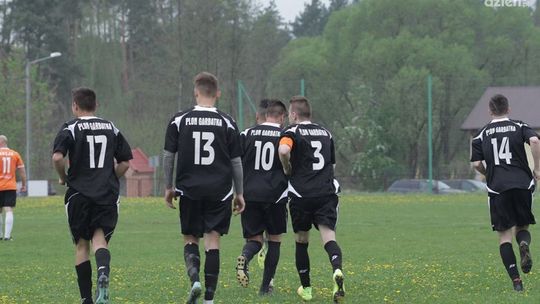 Wybita szyba, bójka i grożenie sędziemu. Skandaliczny mecz w Klasie A