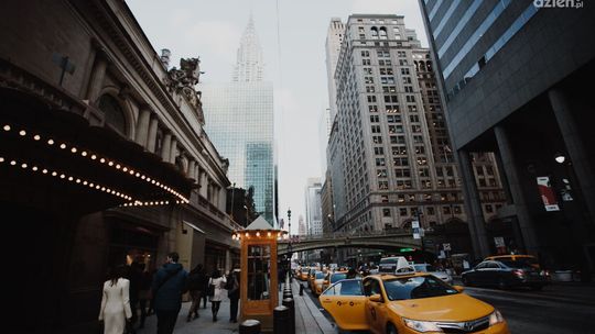 Wygodny i elastyczny wynajem samochodów dla konsumentów. Poznaj ofertę Hertz