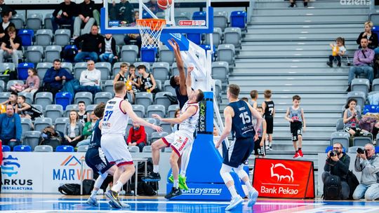 Wygrać po raz trzeci. Rywalizacja koszykarzy przenosi się do Kołobrzegu