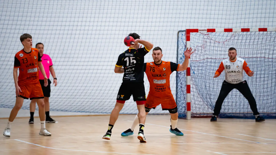 Wygrana Lidera i przegrana Orląt przed derbowym starciem