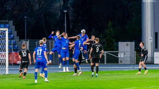 Wyjazdowy blamaż Broni Radom z drużyną broniącą się przed spadkiem