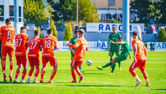 Wyjazdowy mecz Radomiaka Radom w Lubinie w poniedziałek 22 listopada