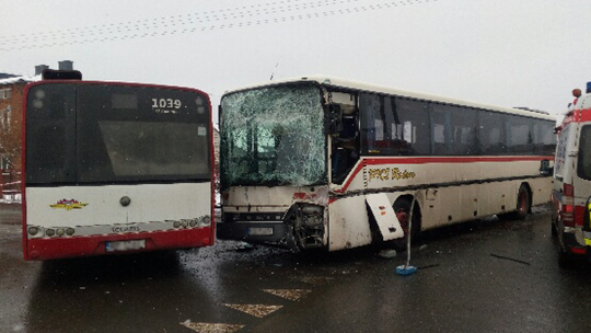 Wypadek autobusów. Rannych 19 osób