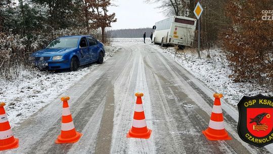 Wypadek autobusu szkolnego. 6-latek w szpitalu