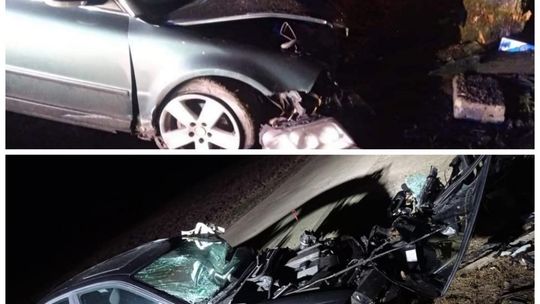 Wypadek. Kierowca zakleszczony w samochodzie