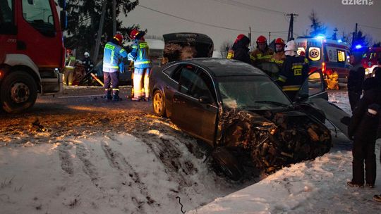 Wypadek na krajowej 12. Pięć osób trafiło do szpitala