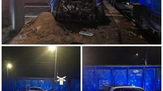 Wypadek na przejeździe kolejowym. Kierowca w szpitalu